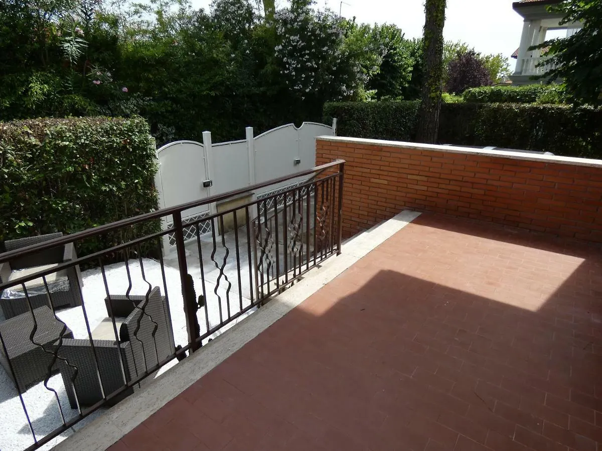 Villa Allende In Forte Dei Marmi Italy